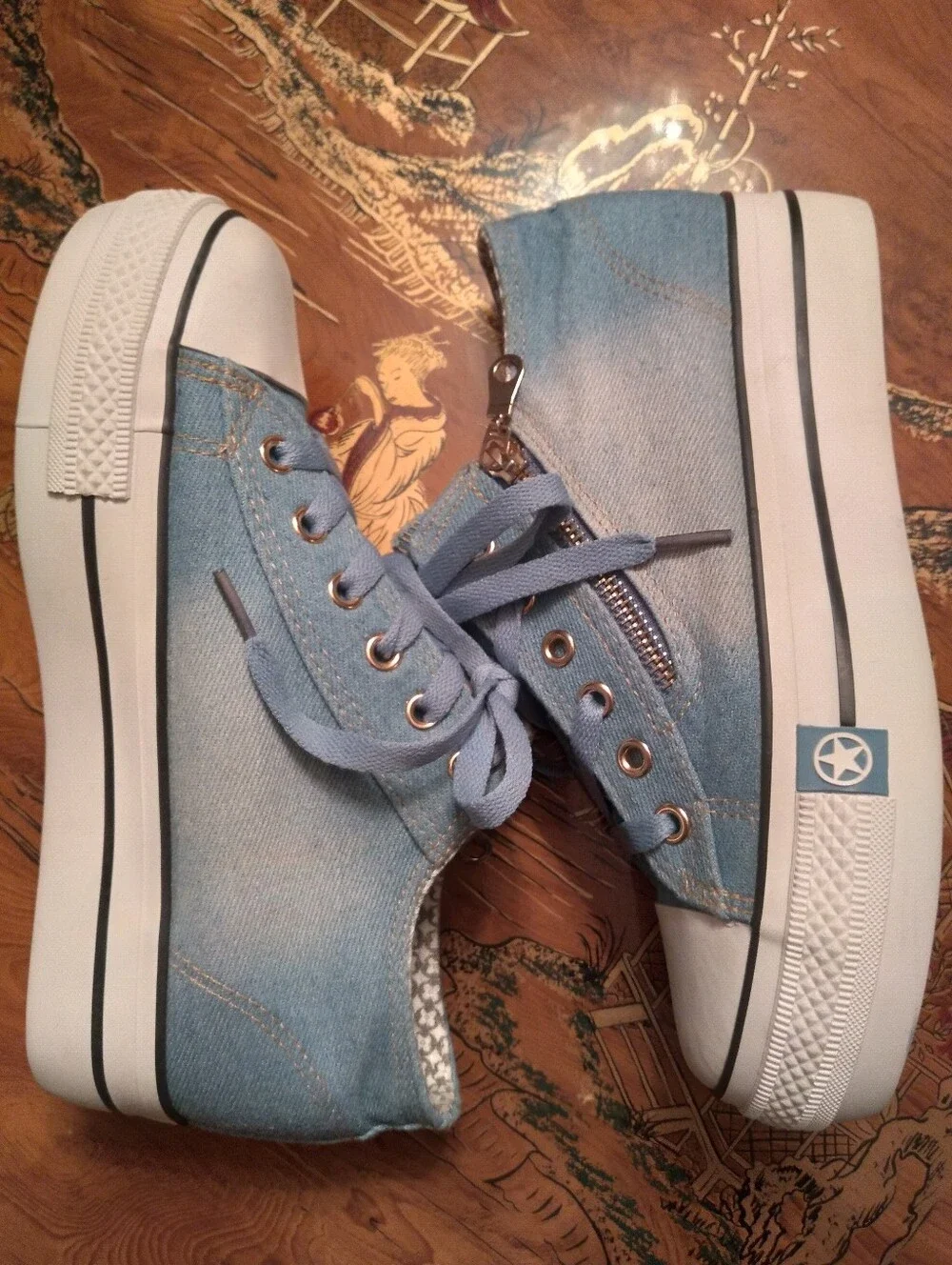 NWOB Women's Platform Denim Zippered Front Lace Sneakers Shoes Sz 7